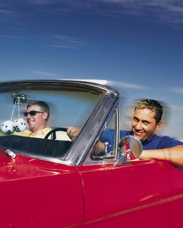 dan and Freddy in car.jpg (29441 bytes)
