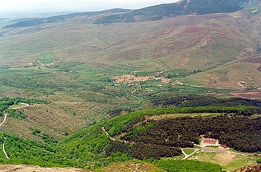 Vista de Pineda de la Sierra.