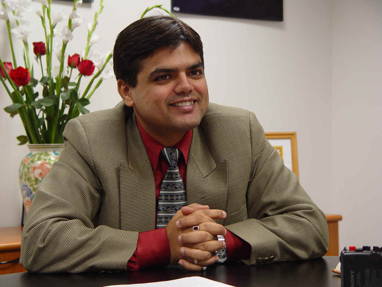 VET_interview.JPG (582505 bytes)