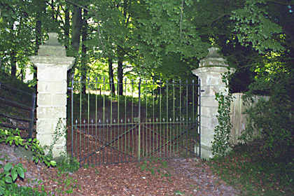 Click on the gates of Boyton Manor to return to our home page.