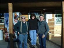 3people.jpg (38471 bytes)