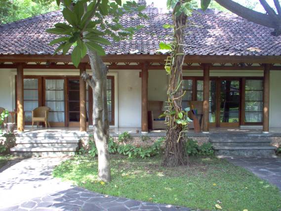 Hotel for sale Senggigi beach tourism central area in Lombok