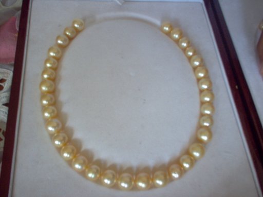 cultured lombok yellow pearls indonesia