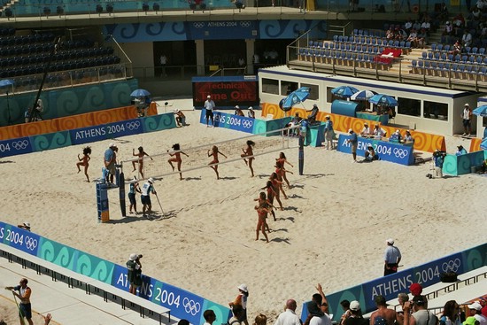 2004-Ath-05-30-beachvolley-animeermeisjes