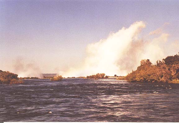 Zam-14-02-VicFalls-spray