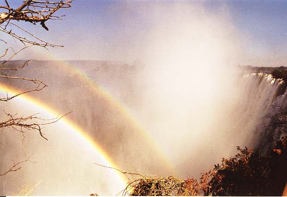 Zam-14-06-VicFalls-regenbogen
