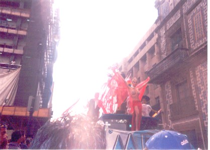 MARCHA L�SBICA GAY 2003,EN M�XICO D.F.