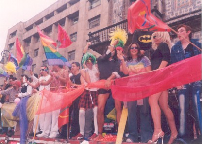 MARCHA L�SBICA GAY 2003,EN M�XICO D.F.