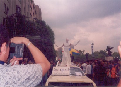 MARCHA L�SBICA GAY 2003,EN M�XICO D.F.