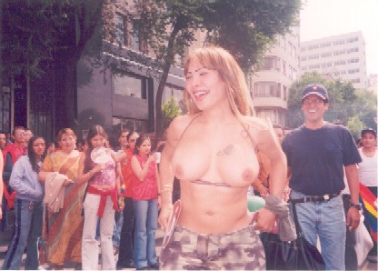 MARCHA L�SBICA GAY 2003,EN M�XICO D.F.