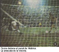 Casse ataja el penal de Hrabina