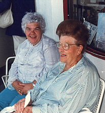 Aunt Mary & Peggy.jpg (22629 bytes)