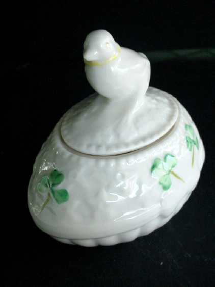 easterchickegg.jpg (12180 bytes)