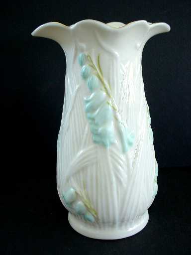 bluebellvase.jpg (11591 bytes)