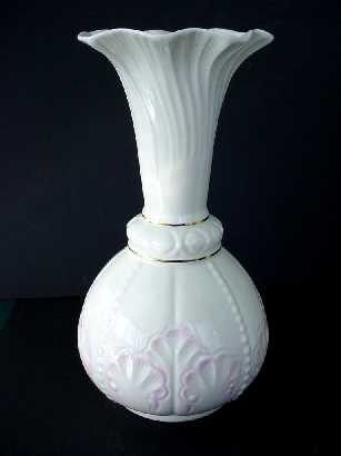 rossmorevase.jpg (7265 bytes)