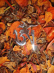 Large Om pendan.1.5 x 1.5 inch or 4 x 4 cm. 