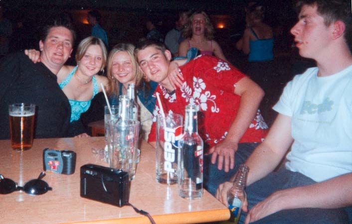 Dunno Who1, Jill, Susie, Yvonne (in the background), Dunno Who2, Dunno Who3.