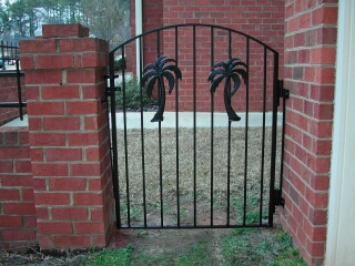 Arched single swing gate