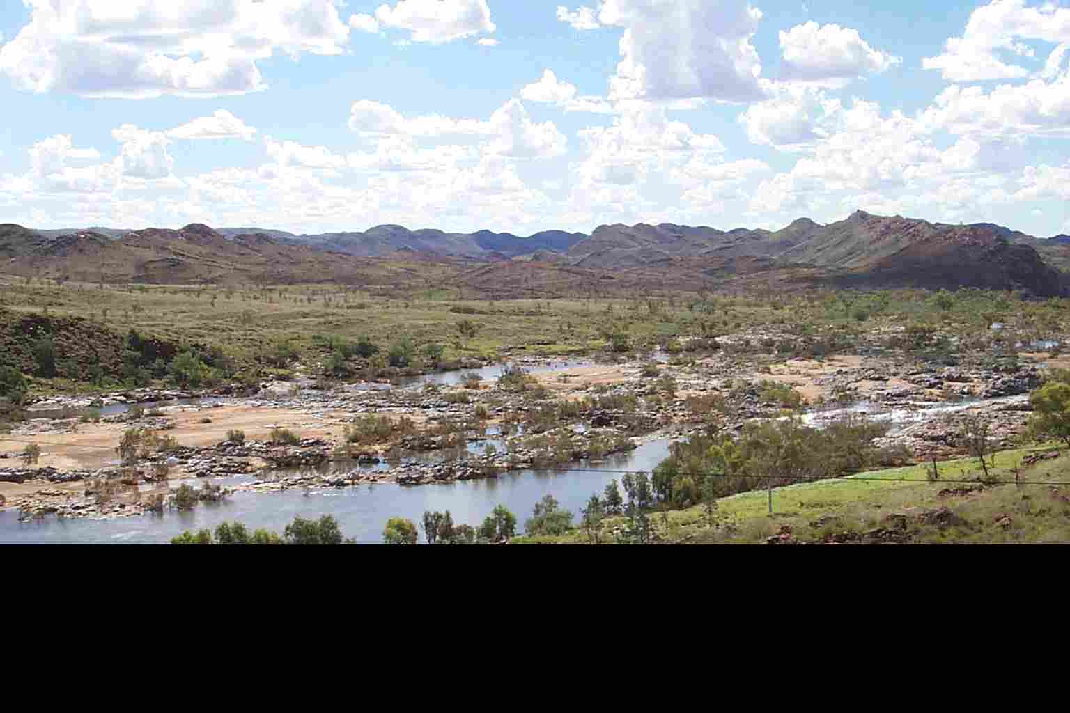 Local views of genuine Aussie outback