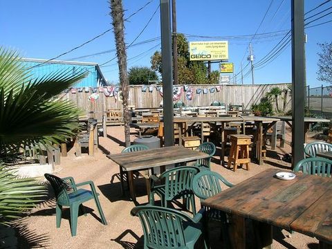 Outdoor Dining at the Iron Horse  