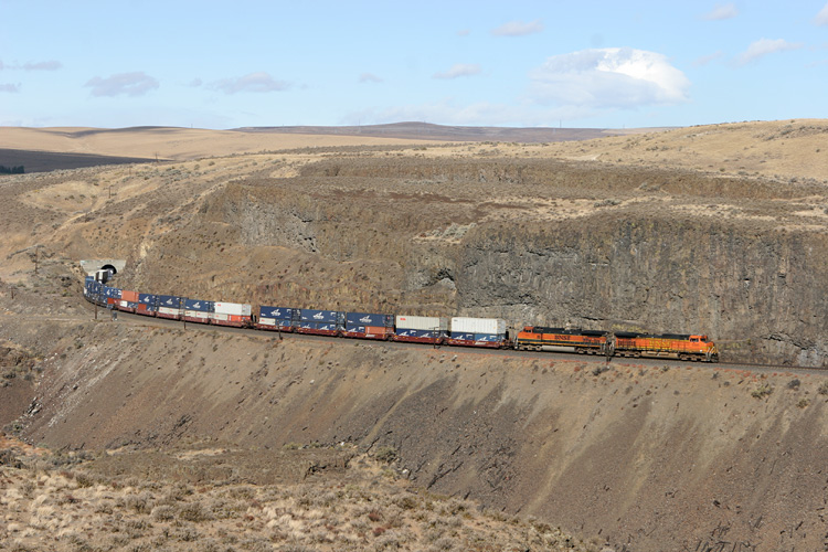 BNSF at Crater