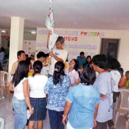 An mga empleyado san lokal na gobyerno sa pag-atinder san Values Formation Seminar sa Senior Citizen�s Center sa LGU compund. 