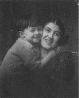 M.Benedetti con su madre