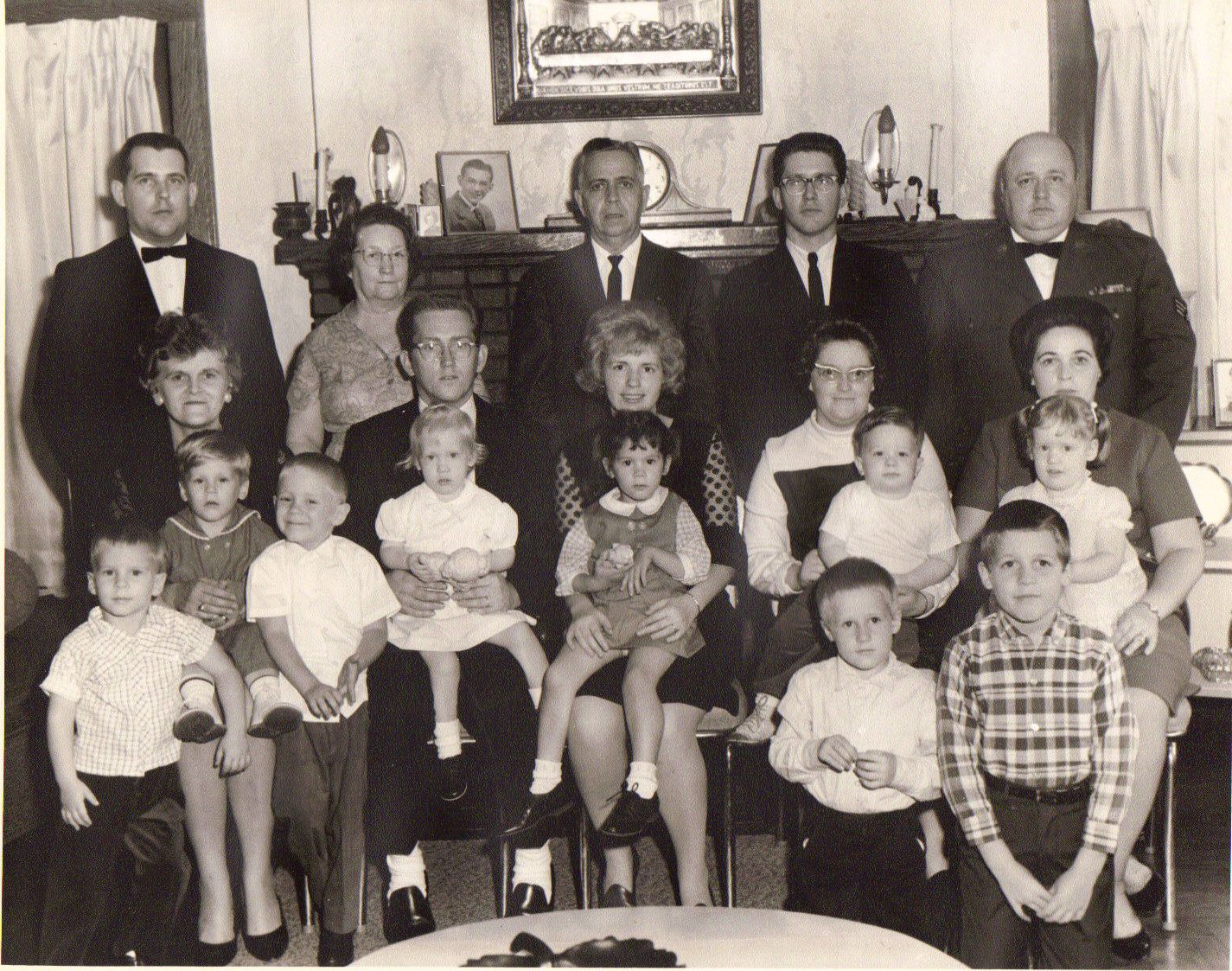 Irvin[1913] & Alice(Miller)[1903] Ishman, Children & grand children.