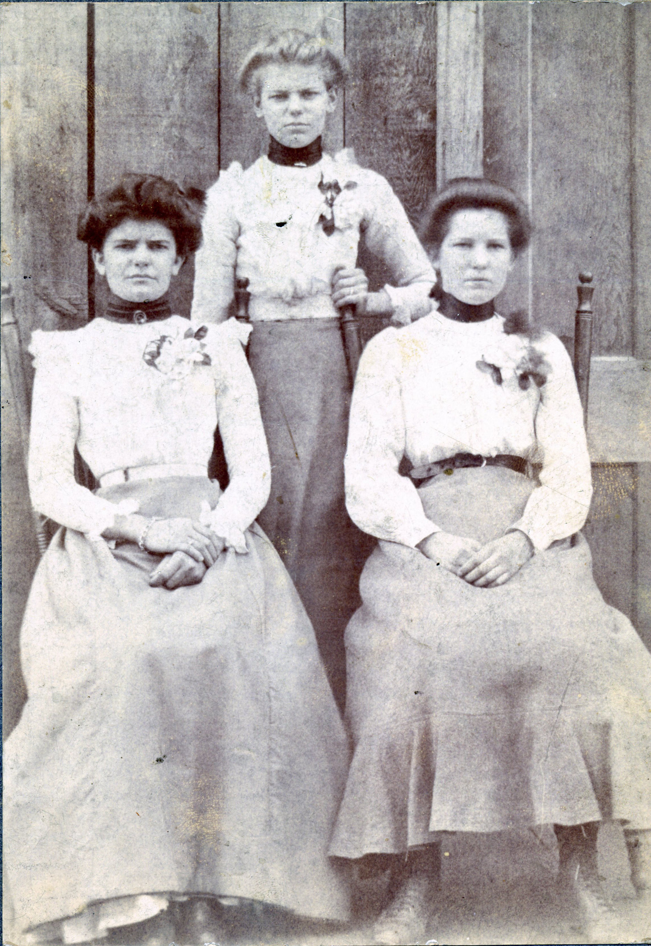Nell, Margaret, and Lib Ishman. Pic provided by JK.