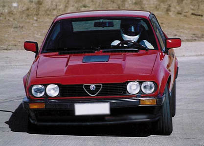 Besides the hood bulge, styling is almost identical to the Alfetta GT