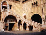 verona.jpg (164727 bytes)