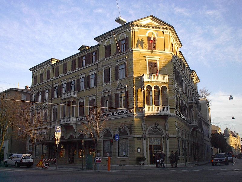 Caffe'&nbsp; Garibaldi