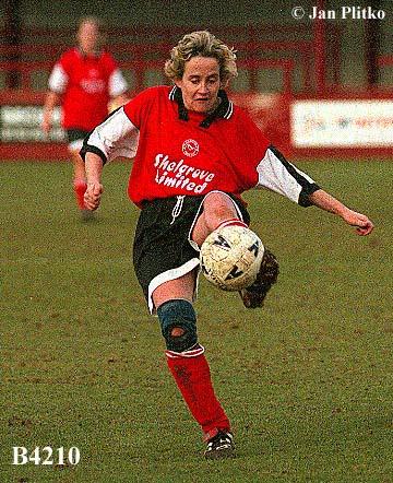 Carol Corbett shows some silky skills!