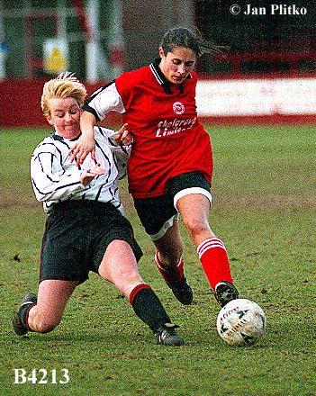 Hayley Saggers dribbles the ball forward!