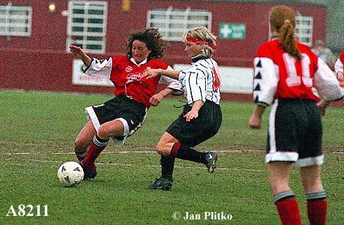 Lesley Higham gets to the ball first!