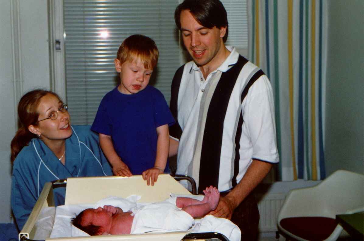 family.jpg (56343 bytes)