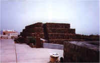 Pyramid_1.jpg (17083 bytes)