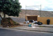 Rubbish2.jpg (48538 bytes)