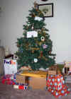 our tree.jpg (88203 bytes)