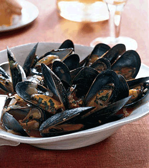 Mussels with Tomatoes, Wine, and Anise