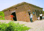 giddy house.jpg (13747 bytes)