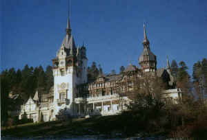 castle peles sinaia, romania.jpg (57189 bytes)