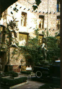 dali museum, figueres, spain.jpg (142777 bytes)