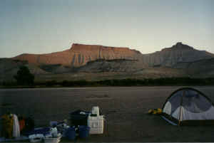 desolation - entrance.jpg (428788 bytes)