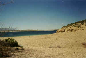 flaming gorge - cheetos beach.jpg (72657 bytes)