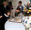 signingtheguestbook.jpg (58184 bytes)