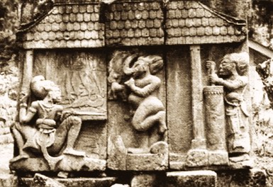 Salah satu panil relief di Candi Sukuh di lereng Gunung Lawu.