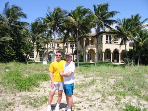 John and JT play at the mansion