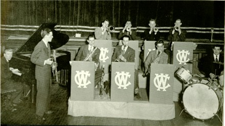 1945