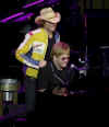 ej jbj 12.12.01 20yrs with aids concert 2.jpg (21485 bytes)